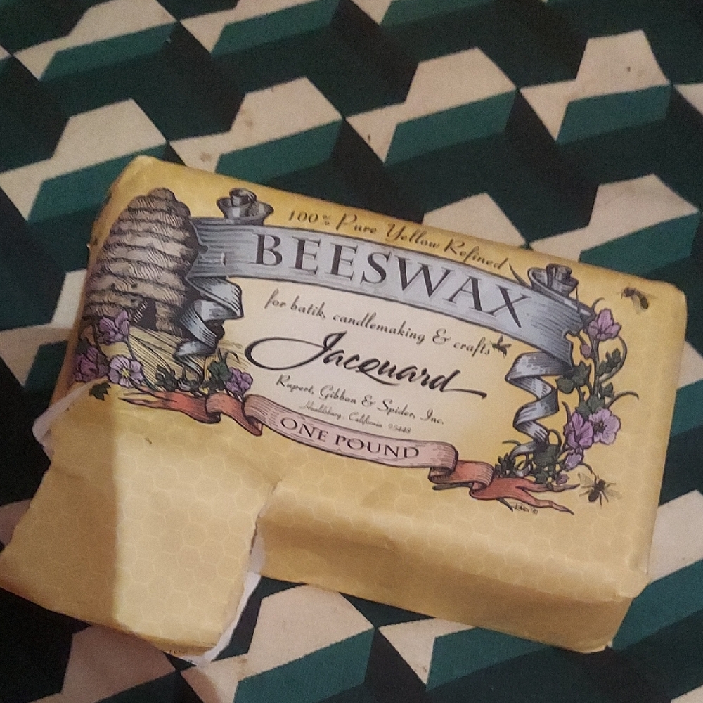 Retro Crafting. Made In Usa. 1 Lb Bees wax For Batik / Candle Making